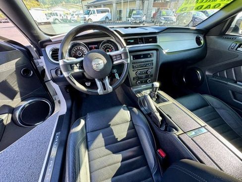 Used 2013 Ford Mustang Premium image 9