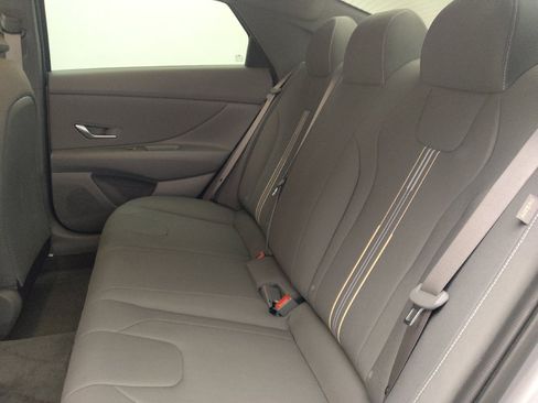 Used 2025 Hyundai Elantra Sport FWD image 18