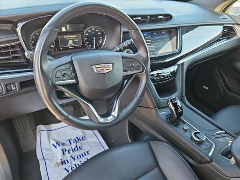 Used 2024 Cadillac XT6 Premium Luxury image 10