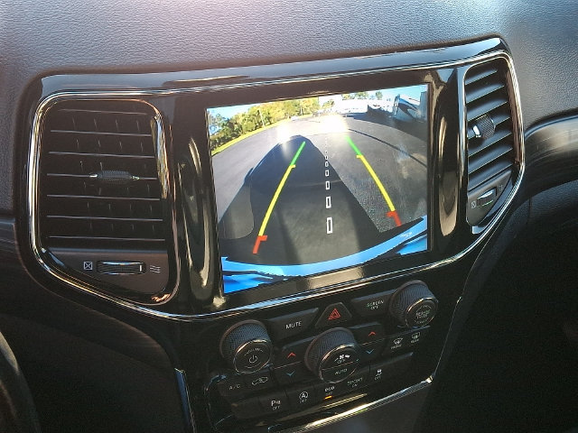 Used 2020 Jeep Grand Cherokee Altitude AWD/4WD image 4