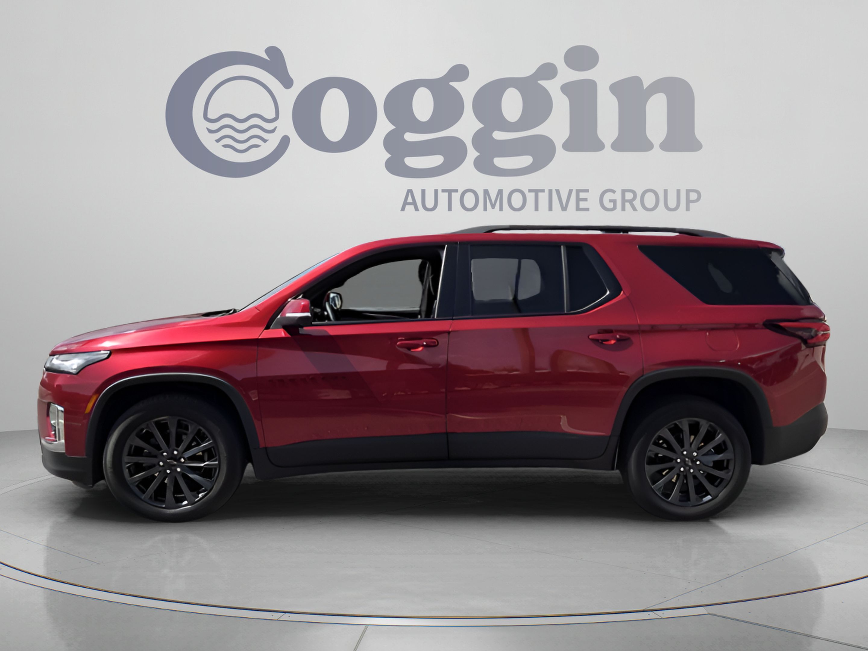 Used 2023 Chevrolet Traverse RS FWD image 2