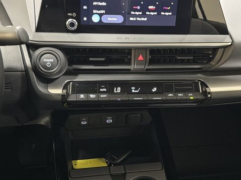 Used 2026 Toyota Prius LE FWD image 32