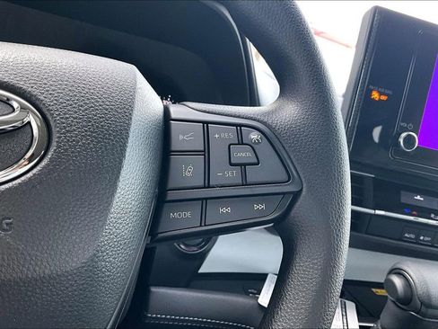 New 2026 Toyota Sienna LE image 12