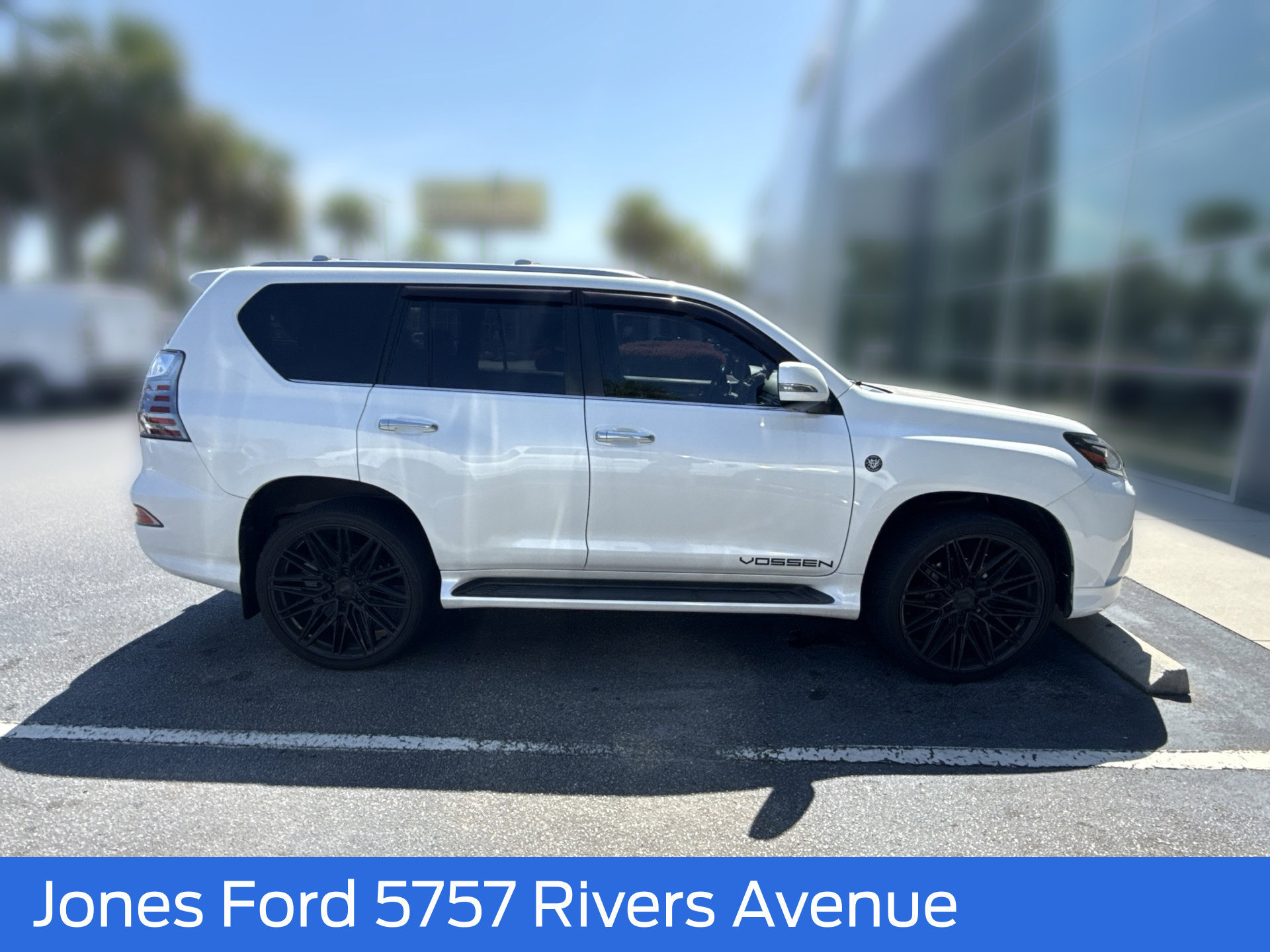 Used 2021 Lexus GX 460 Premium w/ Premium Package AWD/4WD image 3