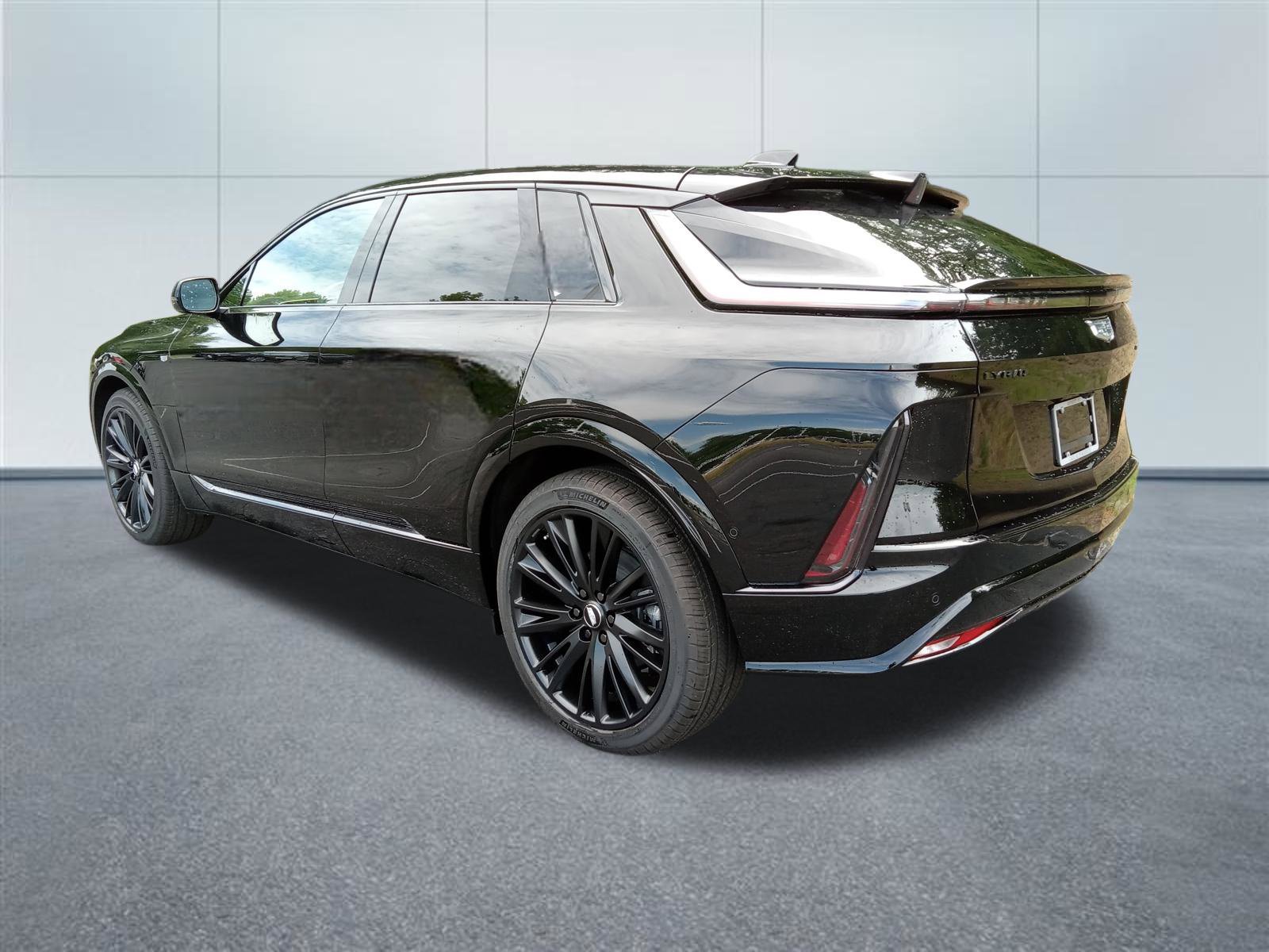 New 2026 Cadillac Lyriq Sport w/ LPO, ONYX Package AWD/4WD image 3