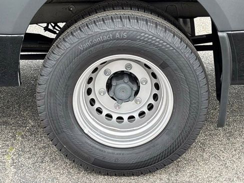 Used 2024 Mercedes-Benz Sprinter 3500 image 38