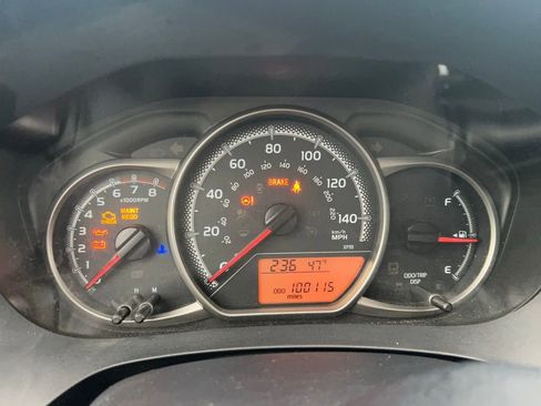 Used 2016 Toyota Yaris L image 19