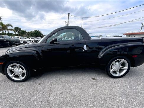 Used 2006 Chevrolet SSR w/ Preferred Equipment Group image 25