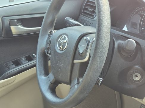 Used 2014 Toyota Camry LE FWD image 18