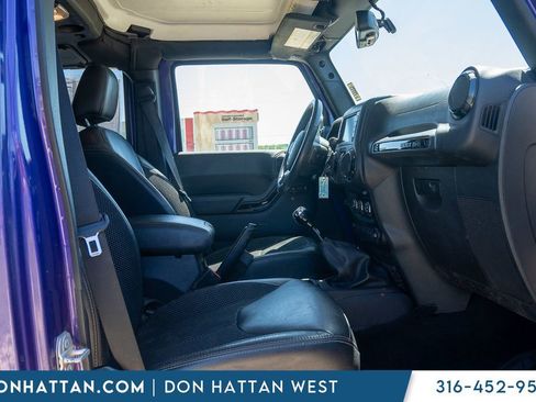 Used 2016 Jeep Wrangler Unlimited Sahara AWD/4WD image 16