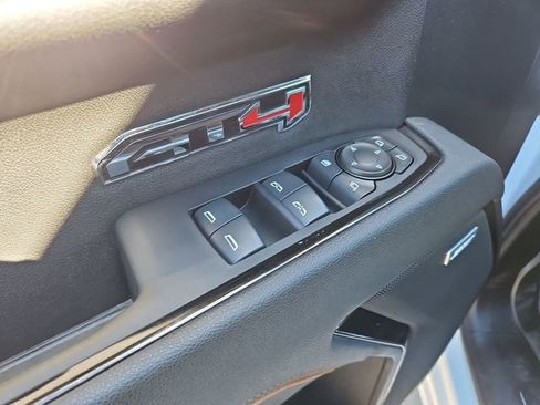 Used 2025 GMC Sierra 1500 AT4 image 23