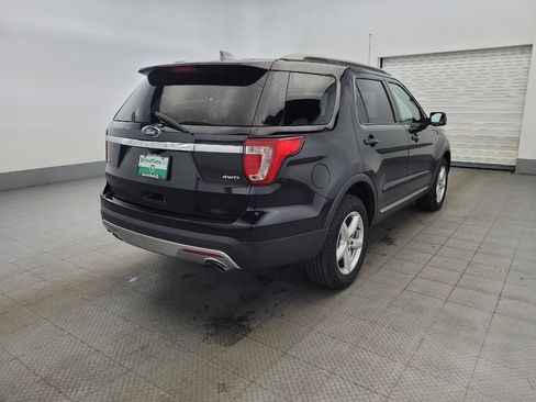 Used 2017 Ford Explorer XLT w/ Equipment Group 202A image 9