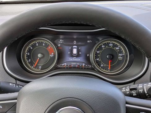Used 2022 Jeep Cherokee Latitude Lux FWD image 28