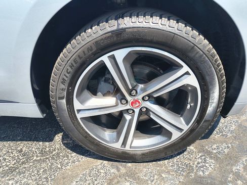 Used 2020 Jaguar F-PACE R-Sport AWD/4WD image 11