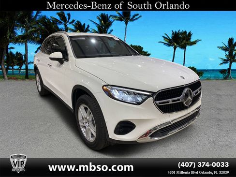 Used 2025 Mercedes-Benz GLC 300 image 1
