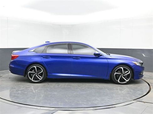 Used 2018 Honda Accord Sport image 11
