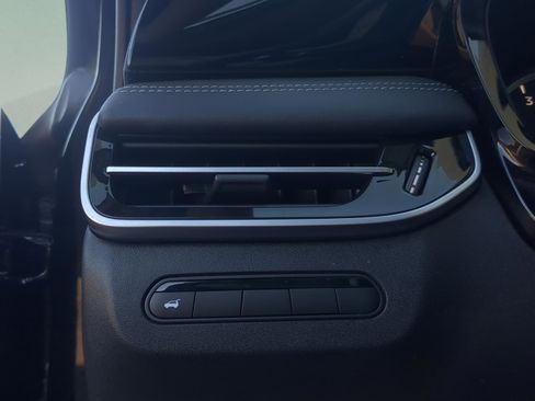 Used 2025 INFINITI QX60 Pure w/ Cargo Package image 17