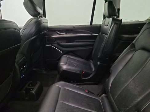 Used 2021 Jeep Grand Cherokee L Limited w/ Luxury Tech Group II AWD/4WD image 18