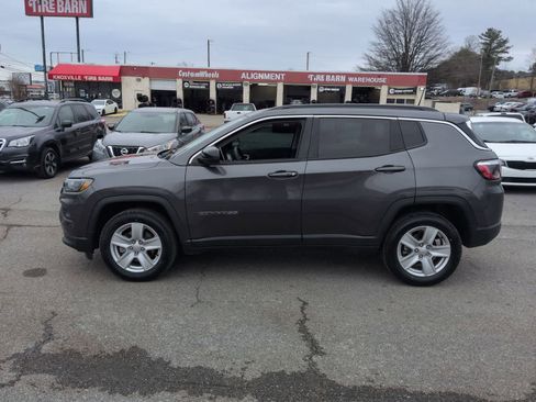 Certified 2022 Jeep Compass Latitude image 5