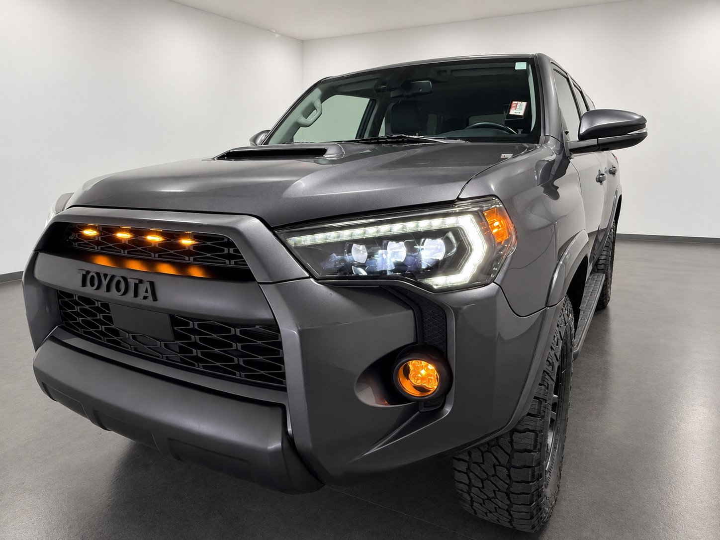 Used 2020 Toyota 4Runner TRD Off-Road Premium w/ Moonroof Package AWD/4WD image 10