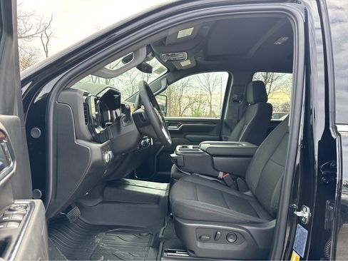 New 2026 GMC Sierra 2500 SLE w/ SLE Value Package; image 8
