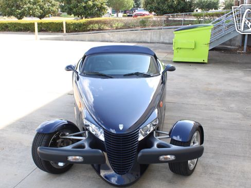 Used 2001 Chrysler Prowler RWD image 32