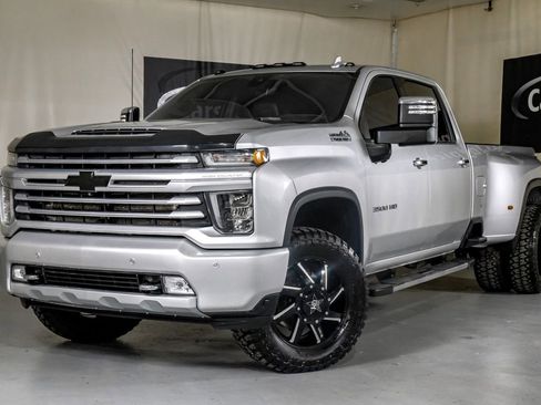 Used 2021 Chevrolet Silverado 3500 High Country w/ Snow Plow Prep/Camper Package image 5