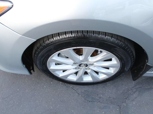Used 2019 Toyota Camry LE w/ Carpet Mat Package FWD image 11