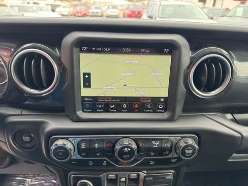 Used 2020 Jeep Wrangler Unlimited Sahara AWD/4WD image 30