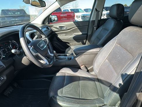 Used 2019 GMC Acadia SLT w/ LPO, Floor Liner Package image 9