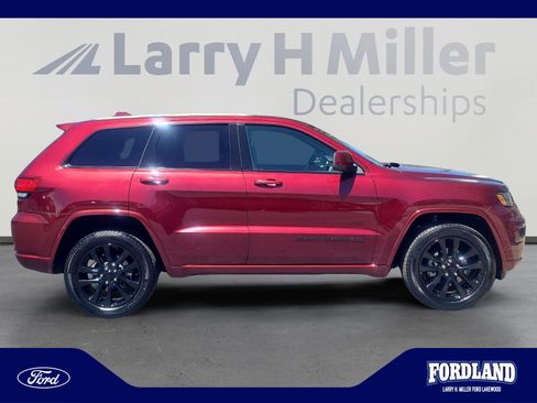 Used 2018 Jeep Grand Cherokee Altitude AWD/4WD image 6
