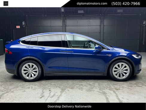 Used 2016 Tesla Model X 90D image 8