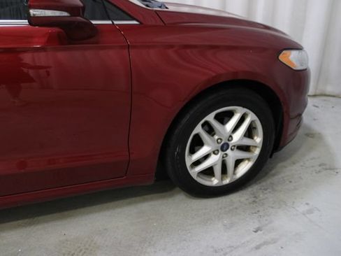 Used 2014 Ford Fusion SE FWD image 32
