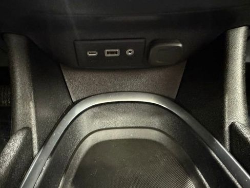 Used 2021 Chevrolet Malibu LT image 35