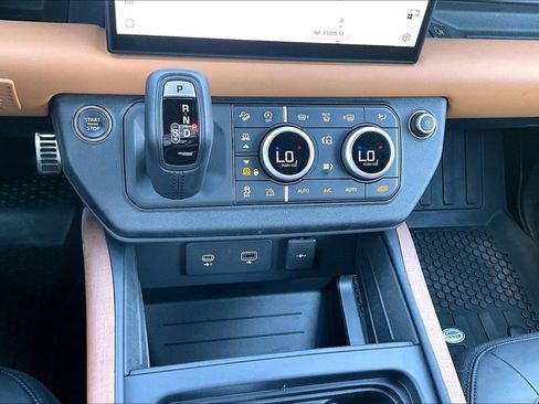 Used 2023 Land Rover Defender 130 X AWD/4WD image 23
