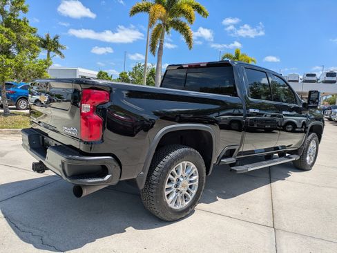 Used 2023 Chevrolet Silverado 2500 High Country AWD/4WD image 4