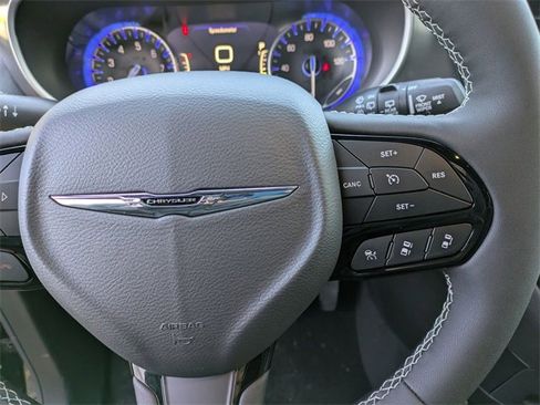 New 2026 Chrysler Pacifica Select image 15