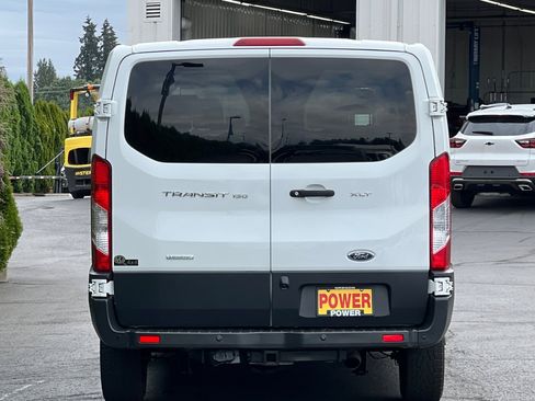 Used 2018 Ford Transit 150 XLT image 5