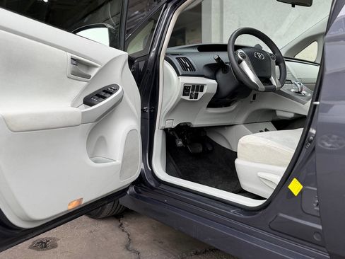 Used 2012 Toyota Prius Two image 12