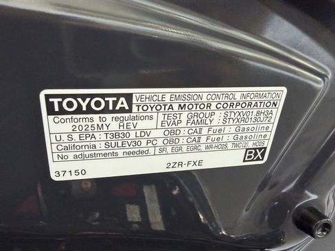 Certified 2025 Toyota Corolla LE FWD image 34