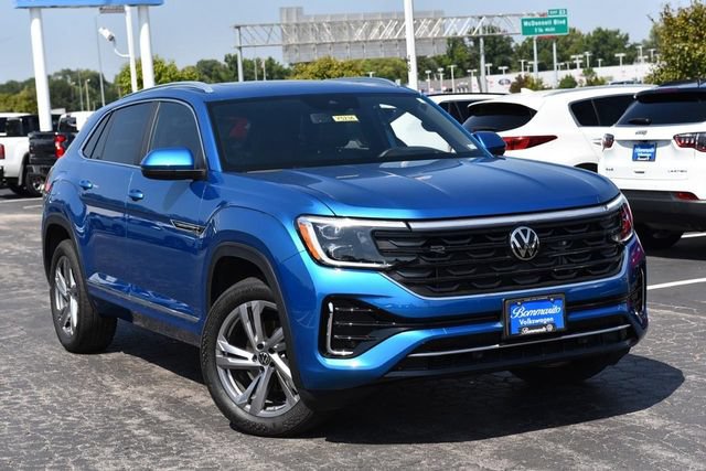 Certified 2024 Volkswagen Atlas Cross Sport SEL R-Line AWD/4WD image 2