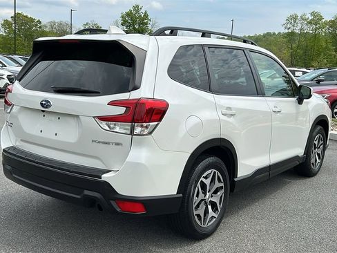 Certified 2022 Subaru Forester Premium AWD/4WD image 4