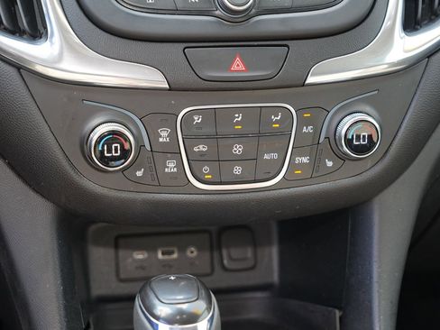 Used 2020 Chevrolet Equinox LT AWD/4WD image 24