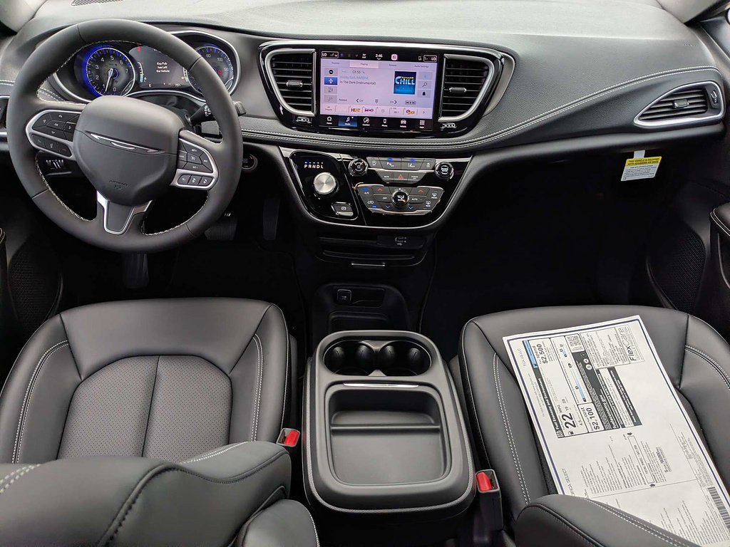 New 2027 Chrysler Pacifica Select FWD image 15