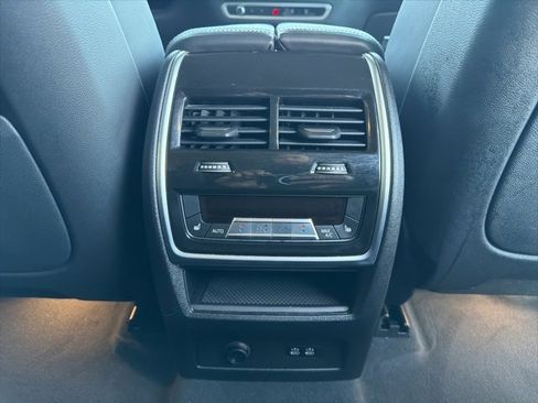 Used 2025 BMW X7 xDrive40i image 18