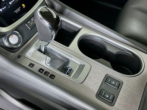 Used 2024 Nissan Murano SV AWD/4WD image 24