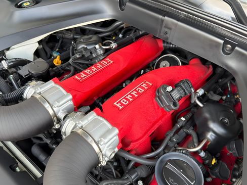 Used 2015 Ferrari California T RWD image 39