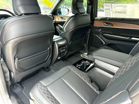 New 2026 Jeep Grand Cherokee L Summit w/ Advanced Protech Group IV AWD/4WD image 24