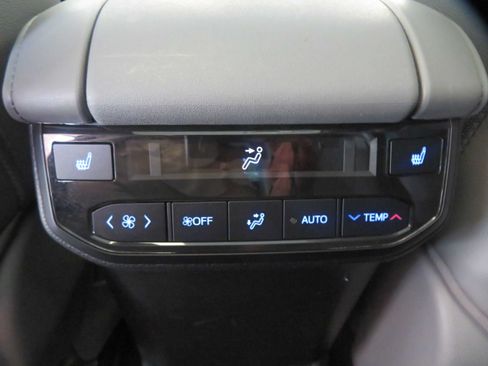 Used 2021 Toyota Highlander Platinum FWD image 61