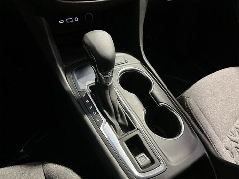 Used 2023 Chevrolet Equinox LT image 30